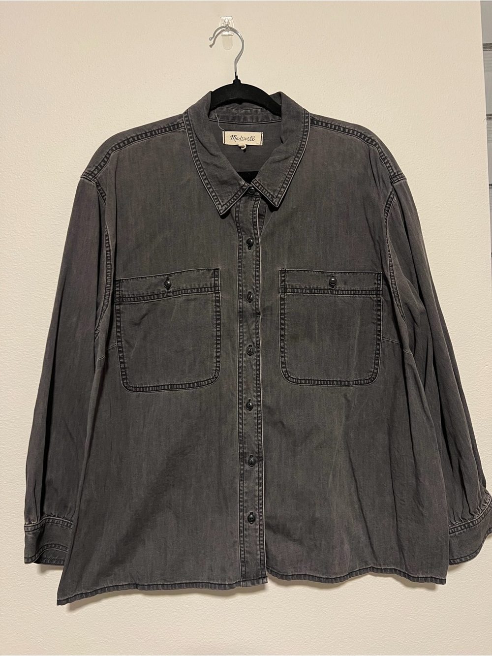 Madewell lunar wash denim shirt 
Size 2X